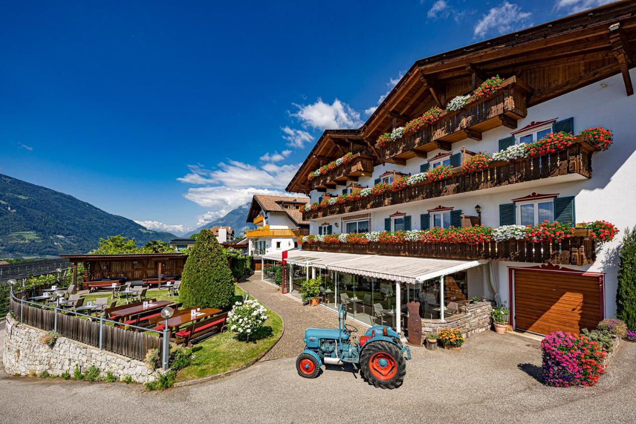 Hotel Stefanie Тироло Экстерьер фото