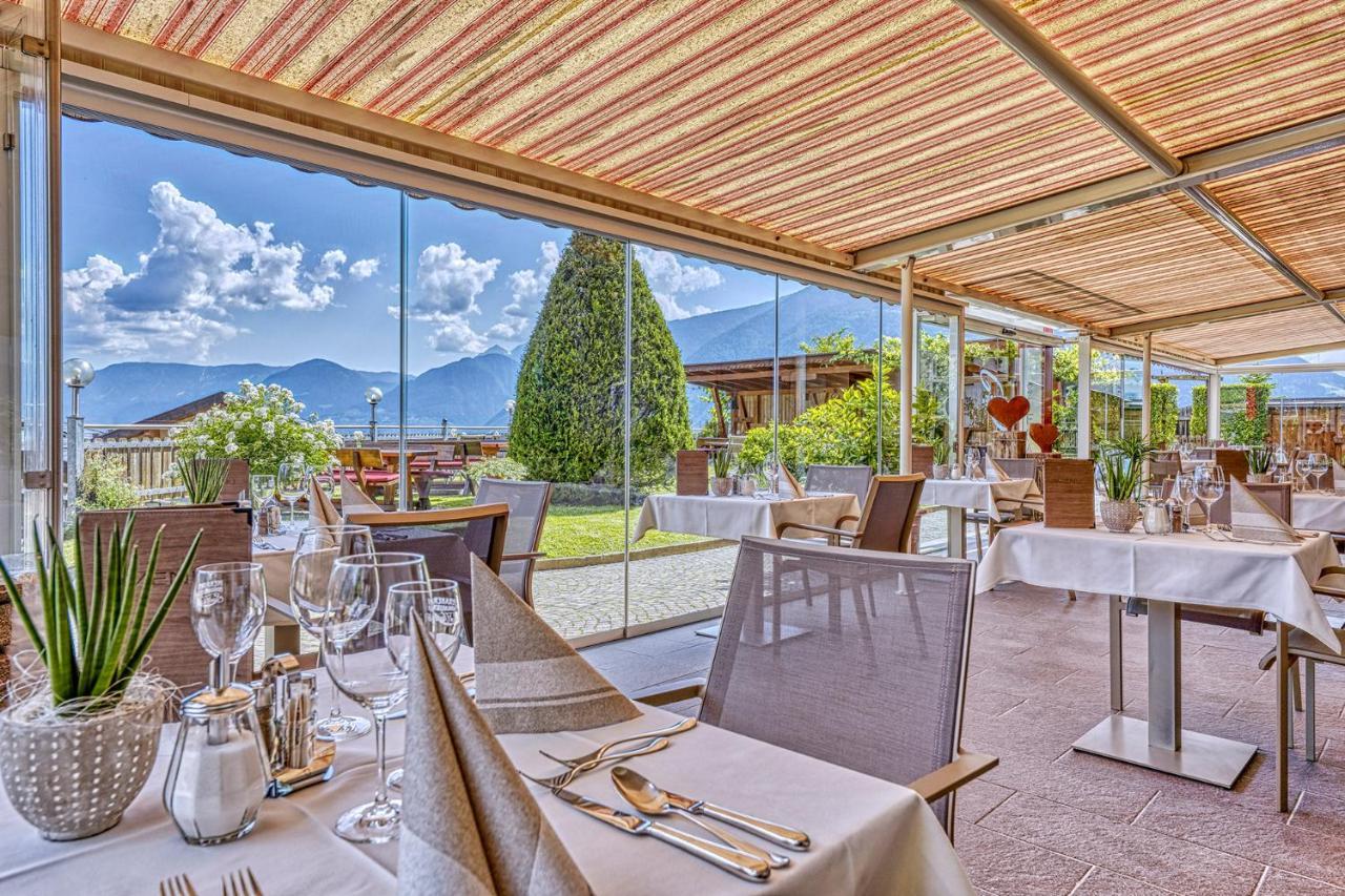 Hotel Stefanie Тироло Экстерьер фото